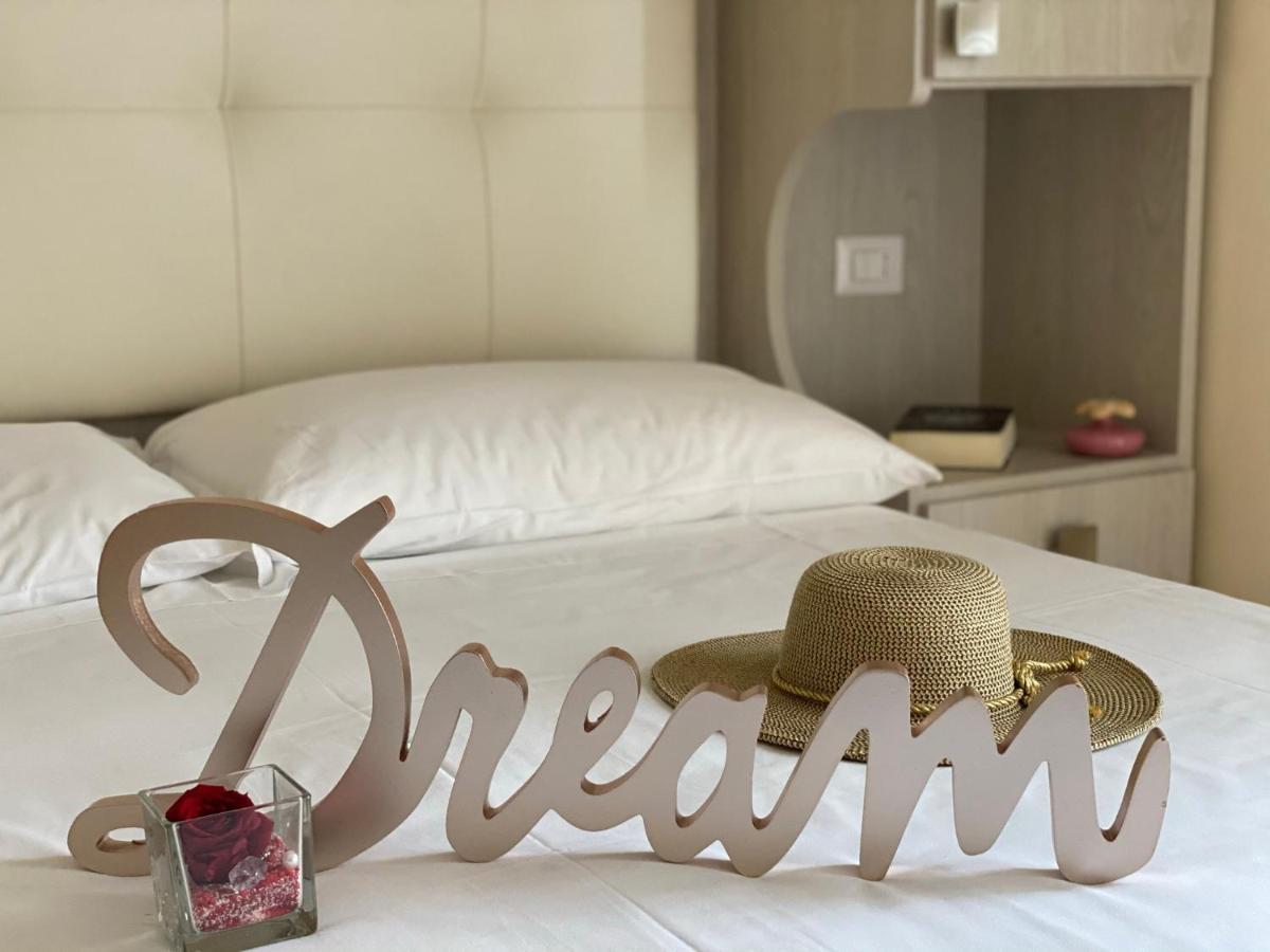 Hotel Jumbo リミニ エクステリア 写真
